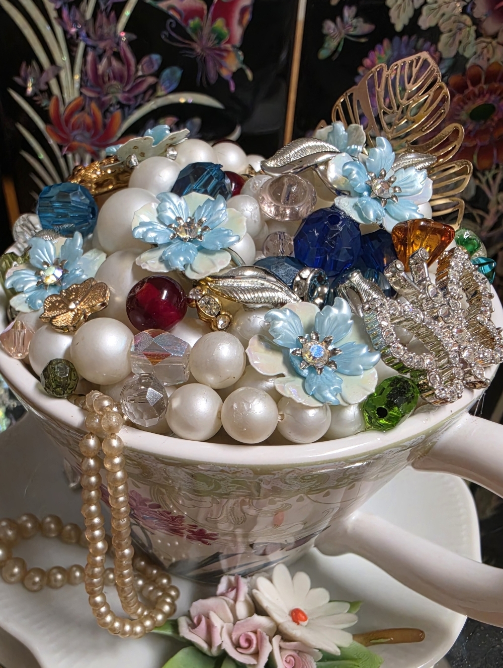 Hand Crafted Floral Tea Cup w Vintage Jewelry - Picture 4 of 7